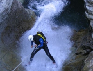  Haga barranquismo técnico en Saboya 